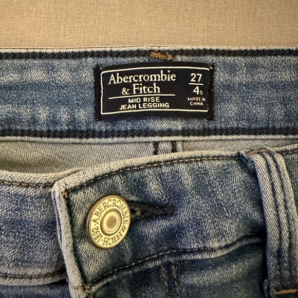 Abercrombie & Fitch Mid Rise Jean Leggings Size: 27 (4S) - Picture 3 of 6